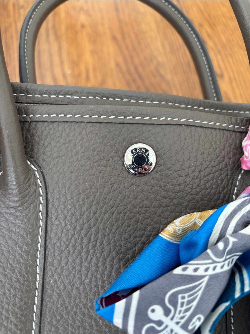 Hermes Gray Pebbled Leather Tote with Blue Accent Scarf - Picture 2 of 9